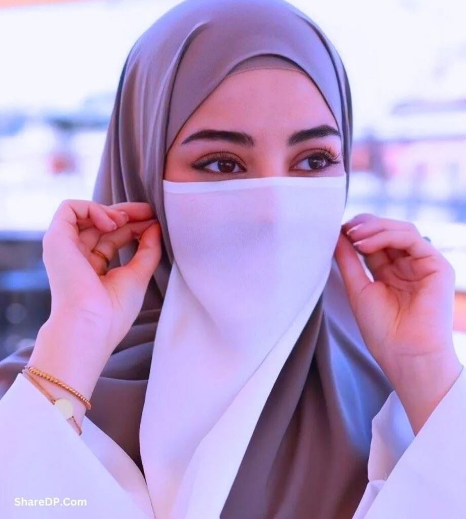 Adorable Hijab Girl DPs for Instagram