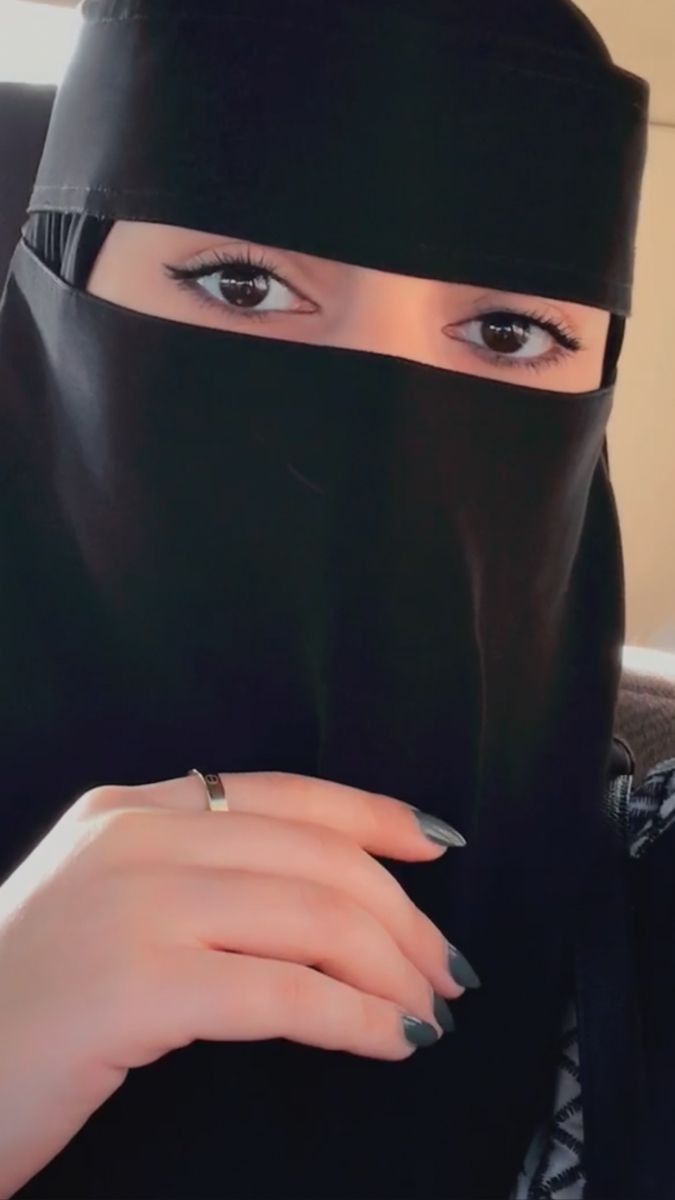 Beautiful Hijab Girl Pics to Share Online