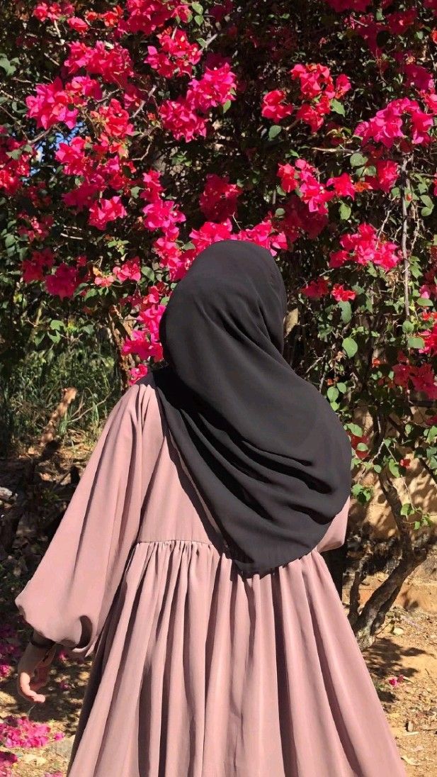 Hijab Girl DPs Embracing Fashion and Faith