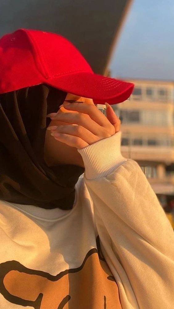 Captivating Hijab DPs for Social Media Influence