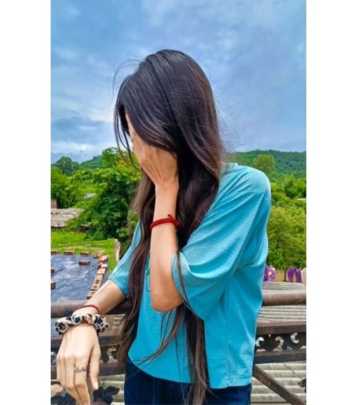 stylish girl attitude DP with captivating presence